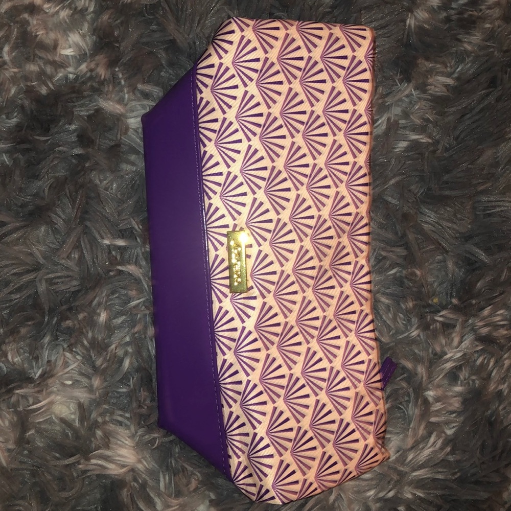 Shiseido traveling make up bag